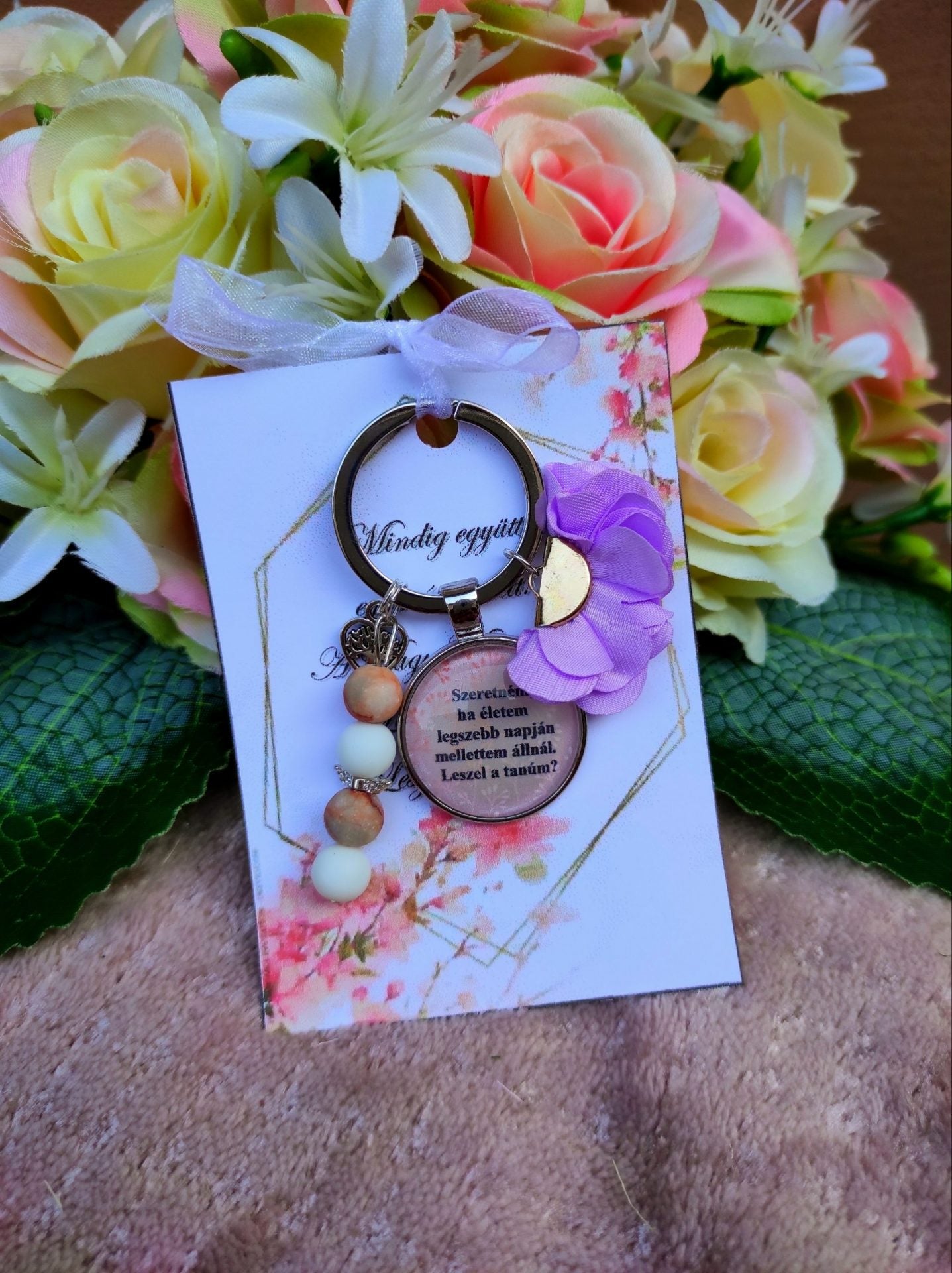 Tanúfelkérő kulcstartó lila